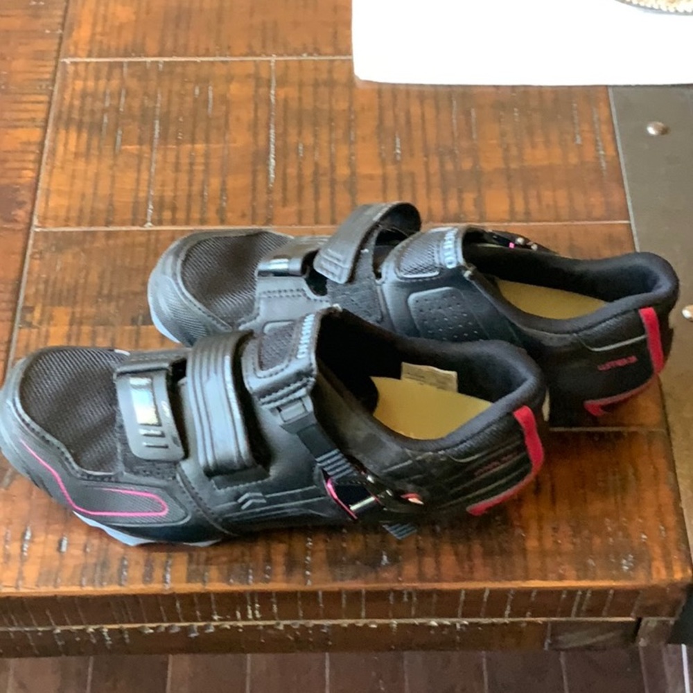 NEW! Women’s Shimano SH-WM83L SPD Mountain Bike/Spinning shoes, size EU40.